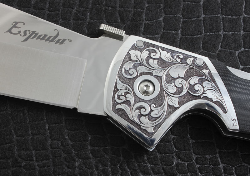 Hand Engraved Knife / Deep Relief