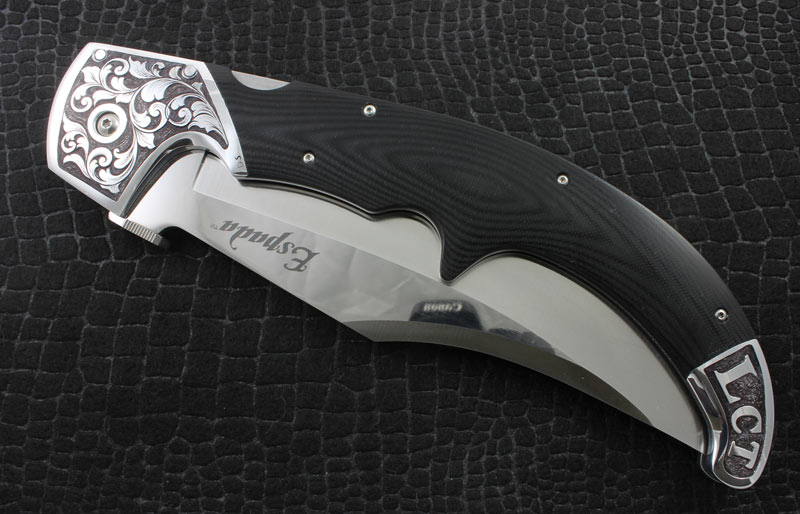 Hand Engraved Knife / Deep Relief